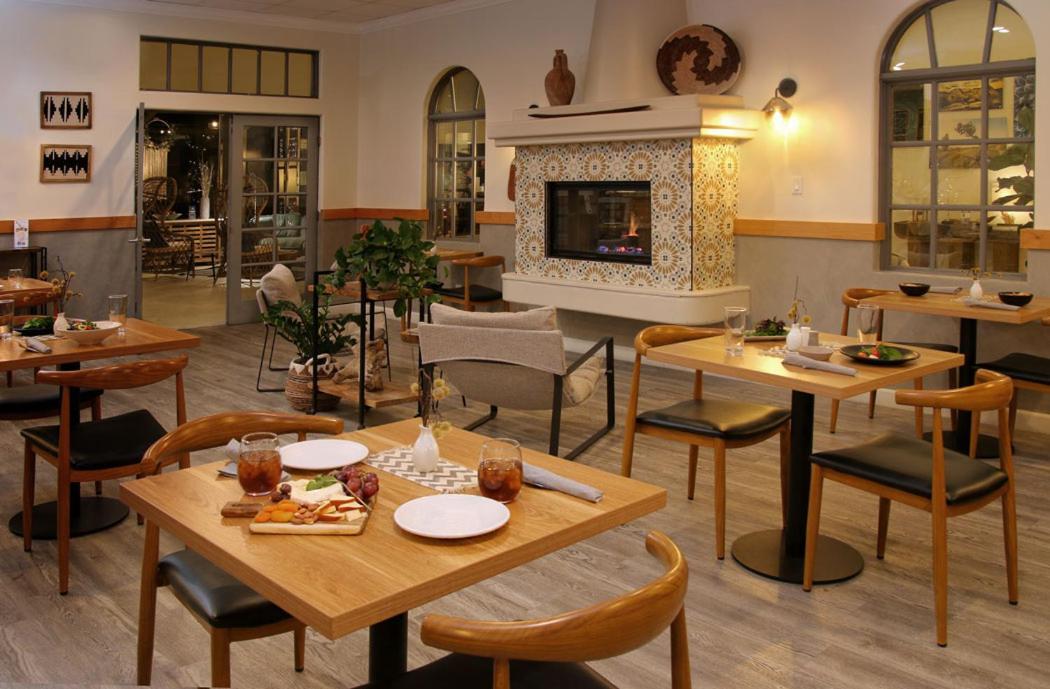 Azure Palm Hot Springs Hotel Desert Hot Springs Exterior photo